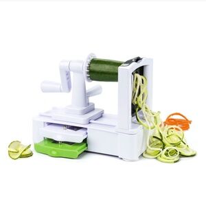 NEW Progressive Prep Solutions Deluxe Spiral Cutter with 3 Blades, White/Green